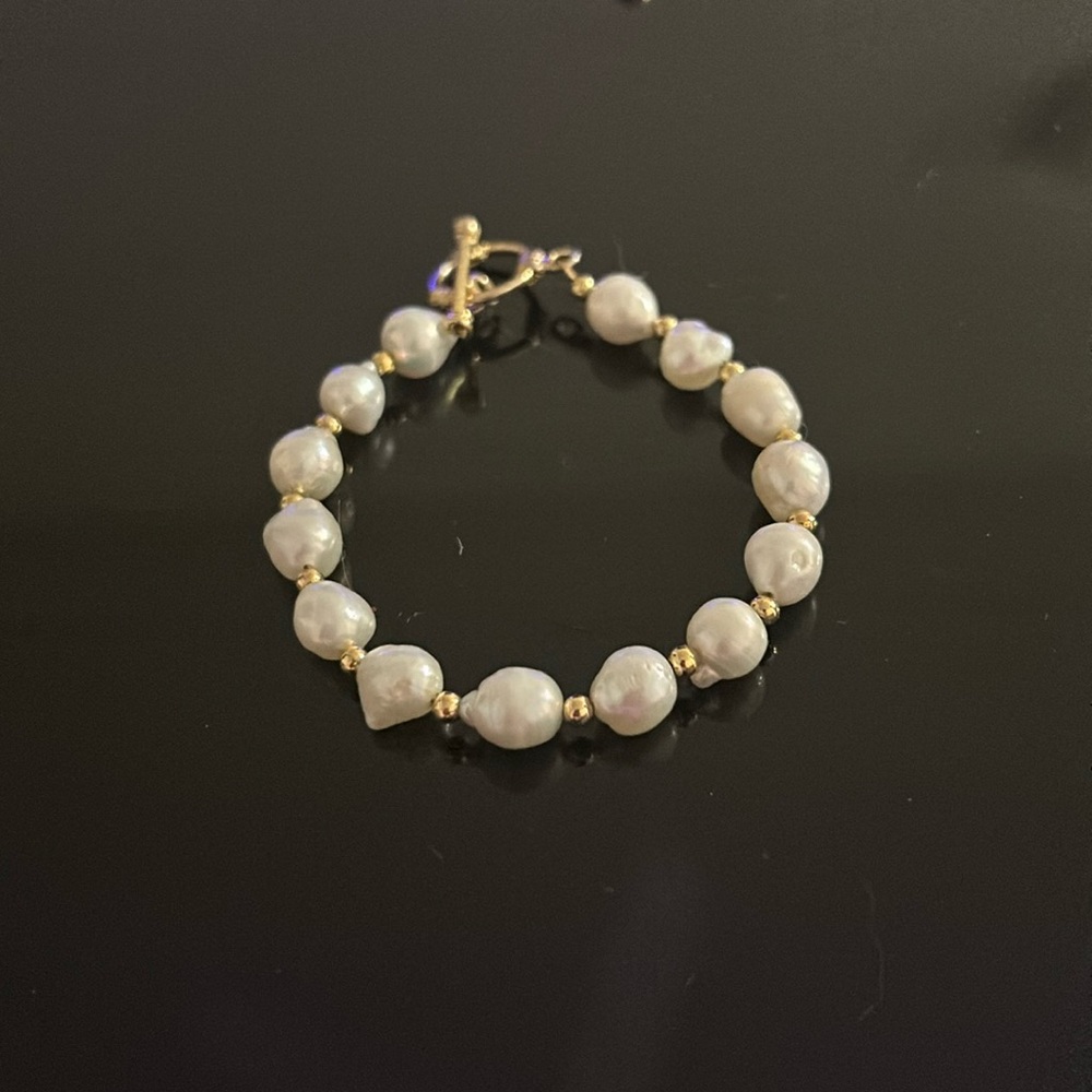 pearl bracelet